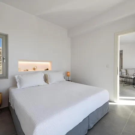 Elea Chrisi Akti (Paros)
